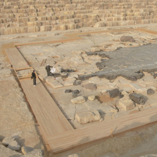 Installing the walkway at the Great Pyramid temple
